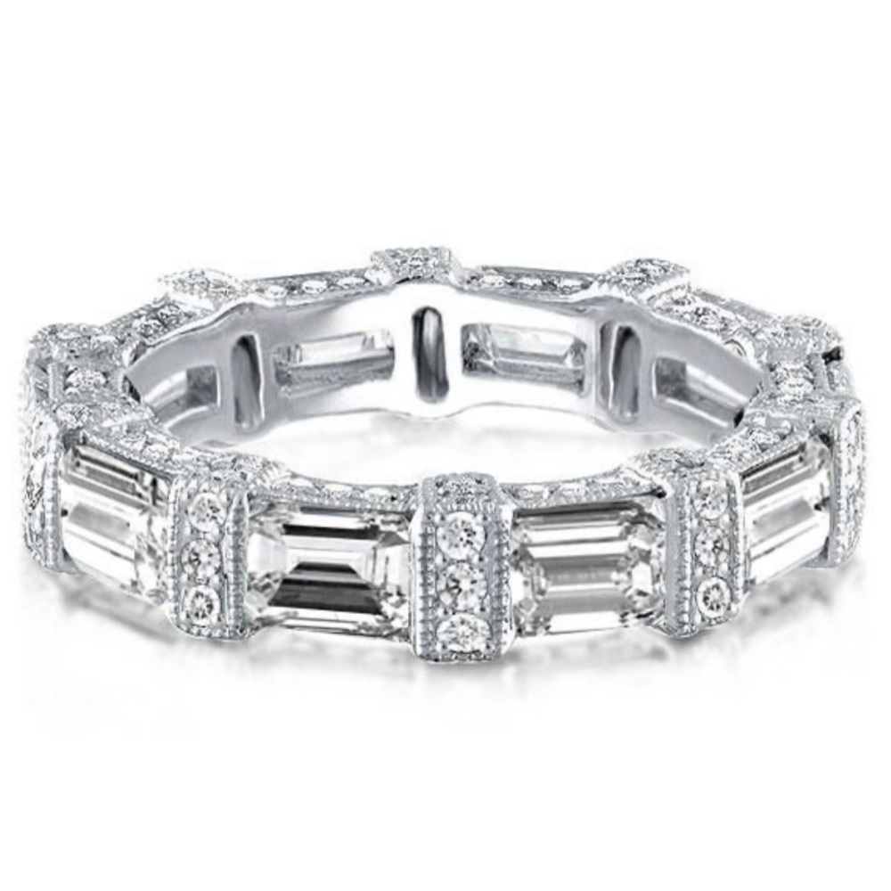 Italo Halo Emerald & Round Cut Wedding Band